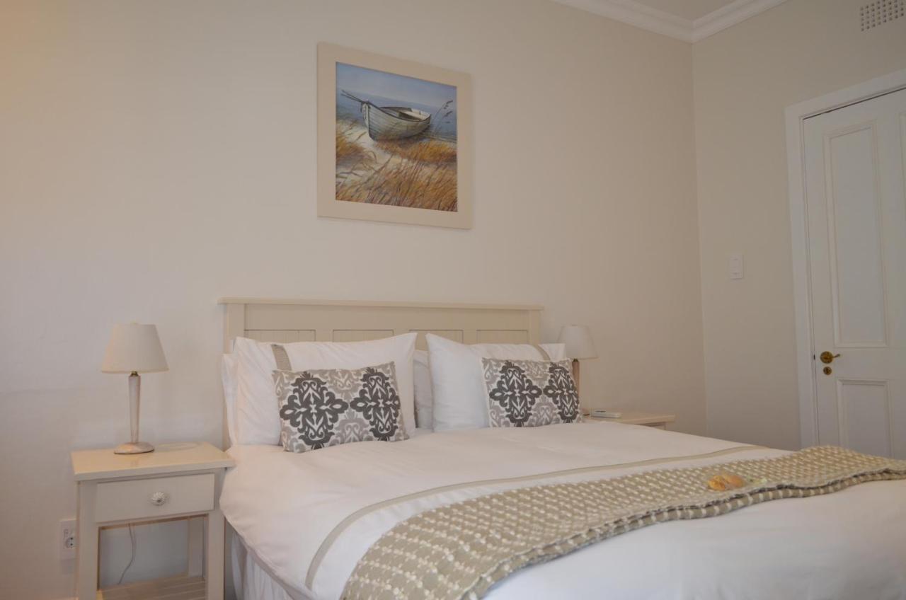 On The Bay Bed & Breakfast Port Elizabeth Exterior photo