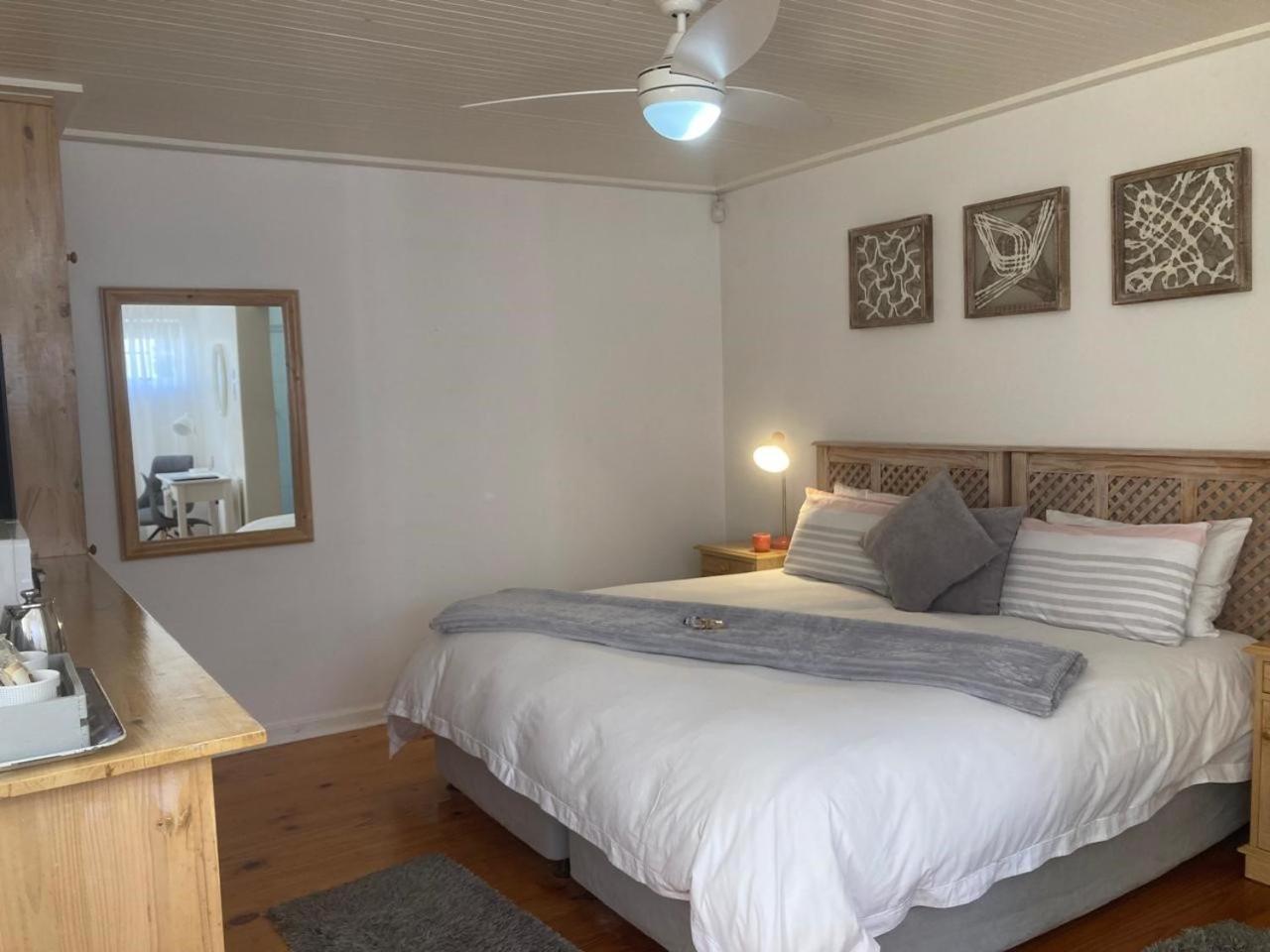 On The Bay Bed & Breakfast Port Elizabeth Exterior photo